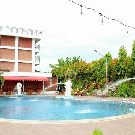 Thong'S Inn Hotel Kualanamu Μεντάν Εξωτερικό φωτογραφία